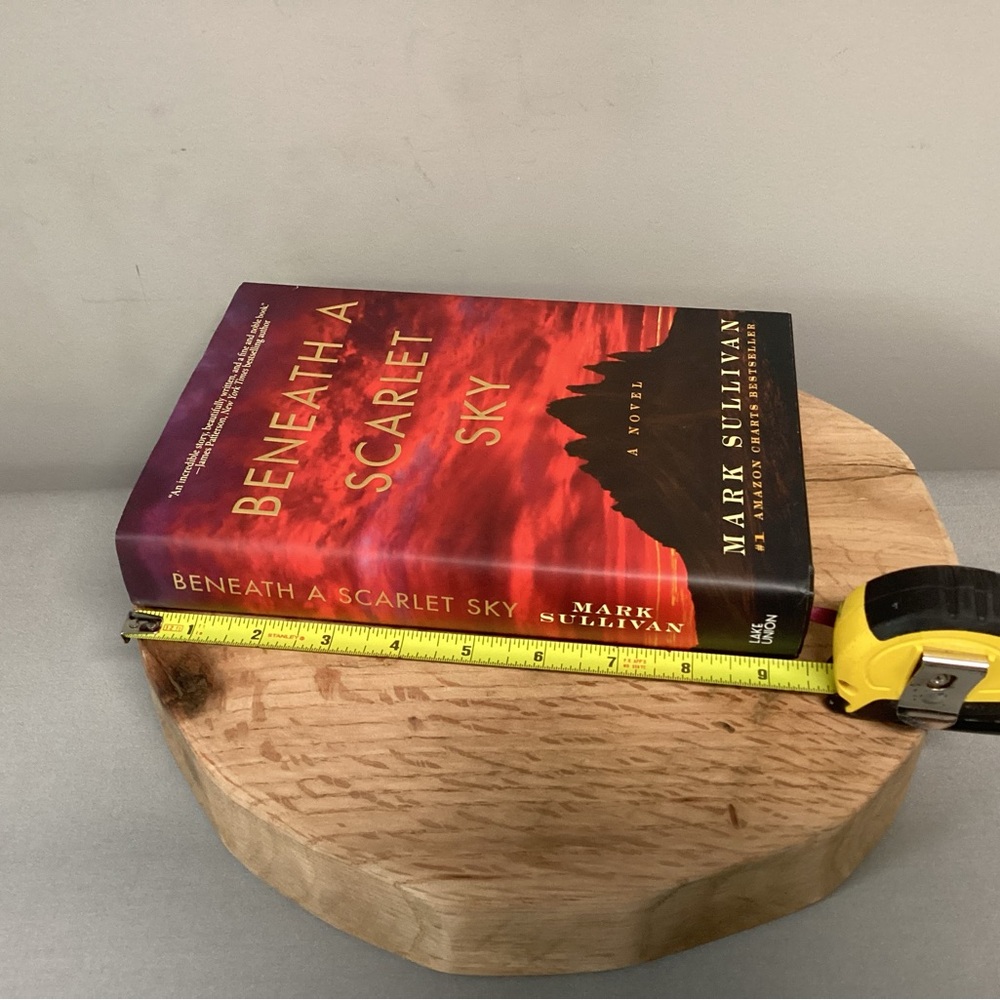 🔴 Hardcover - Beneath A Scarlet Sky - Mark Sullivan - A Novel - Excellent Read - Picture 10 of 12